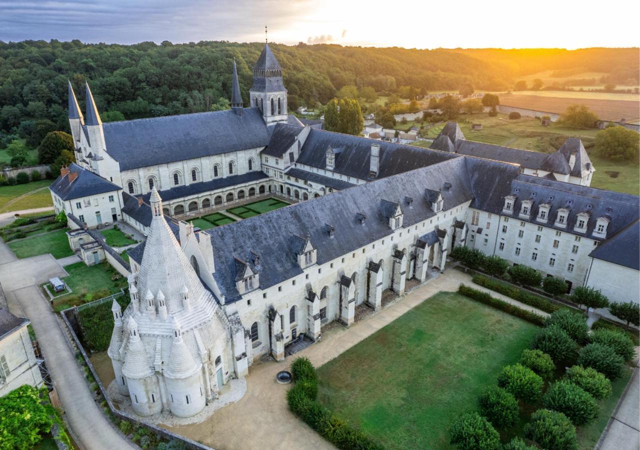 Les Logis Du Forgeron, Gites De Groupe Entre Loire & Vignes Saint-Jean-des-Mauvrets 外观 照片